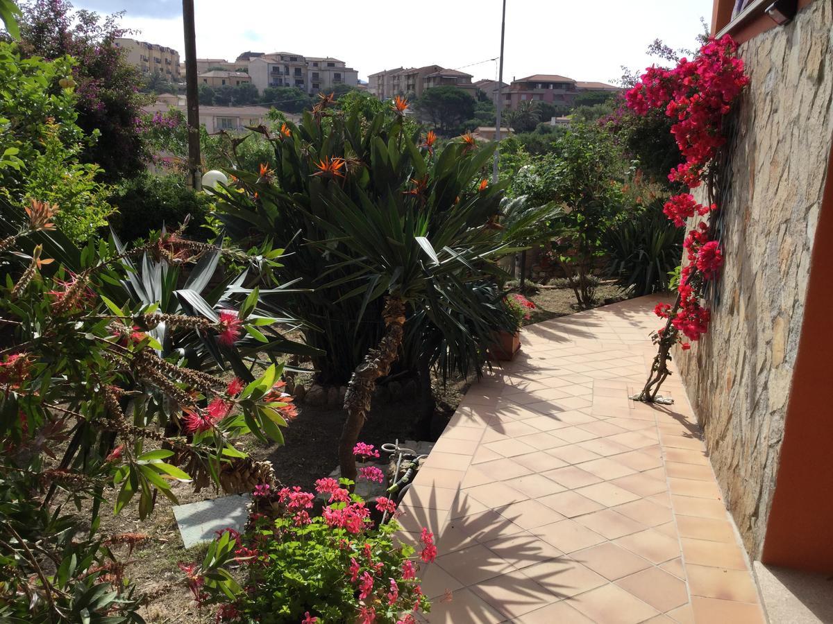 Villa Le Bougainvillea La Maddalena  Exterior photo